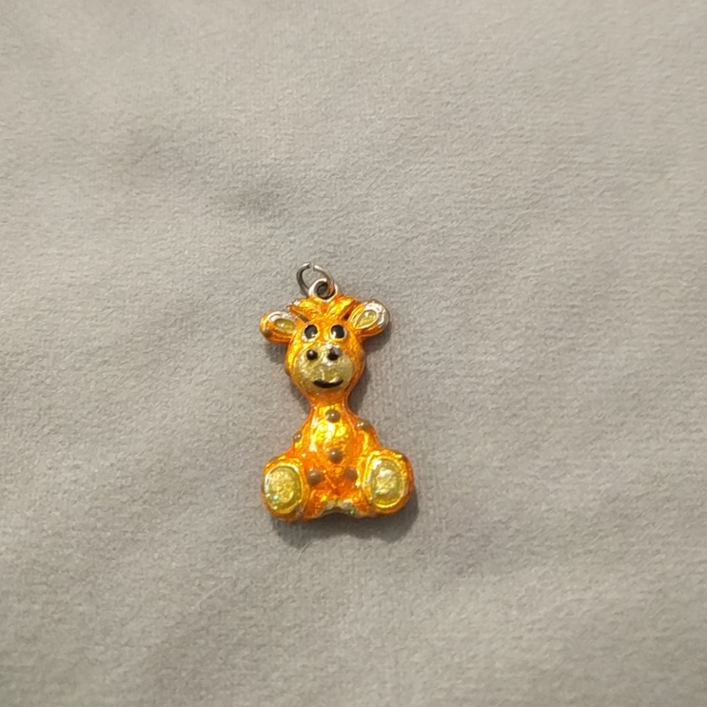 Cute Giraffe Charm (Free W another purchase)